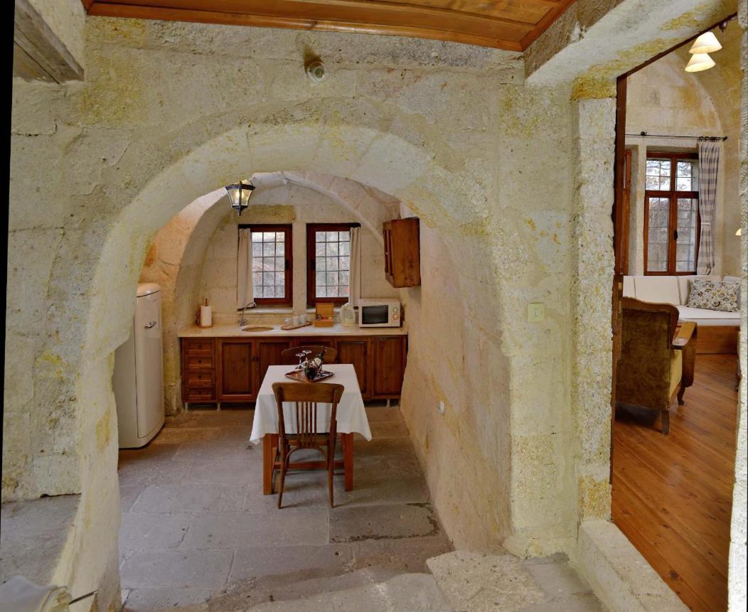 Esbelli Evi Cave Houses أوروغوبْ المظهر الخارجي الصورة