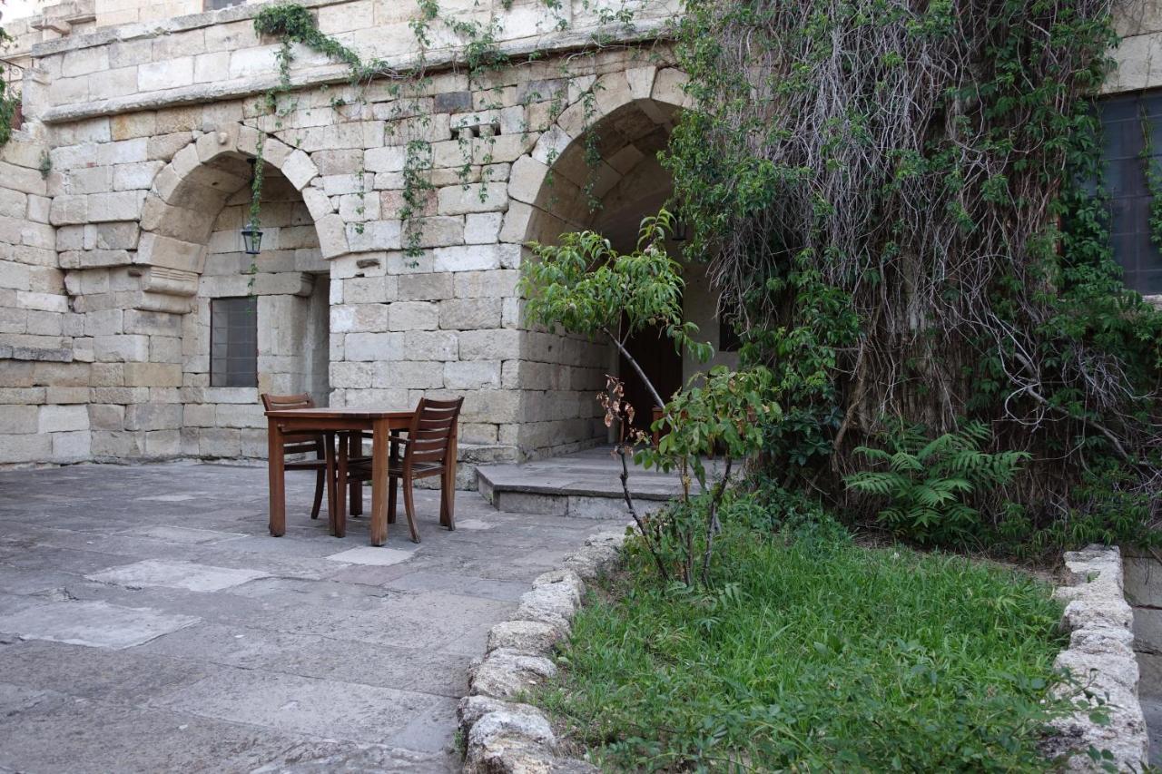 Esbelli Evi Cave Houses أوروغوبْ المظهر الخارجي الصورة
